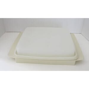 VINTAGE TUPPERWARE Deviled Egg Keeper 4 Pieces Almond 723-2 Picnic Food Storage